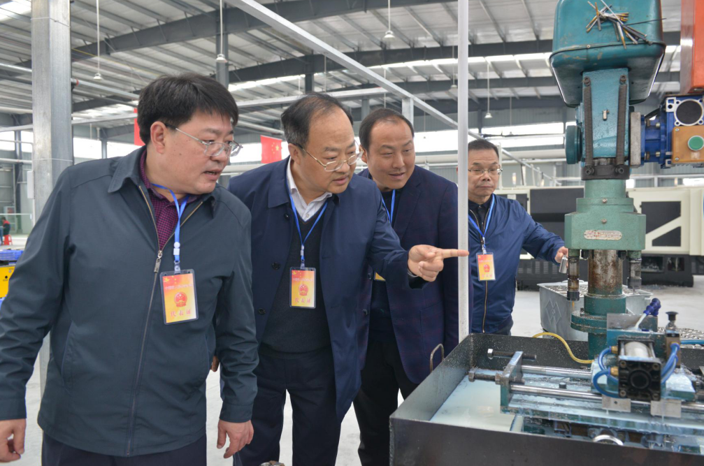 权威访谈丨加强监管防范风险 推动资本市场高质量发展――证监会党委书记、主席吴清就贯彻落实资本市场第三个“国九条”接受专访