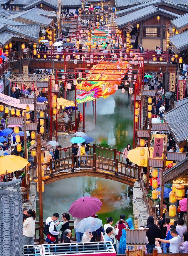 人保服务 ,保险有温度_旅游业深度全景调研报告2024：国庆假期国内出游7.65亿人次 县域游走俏