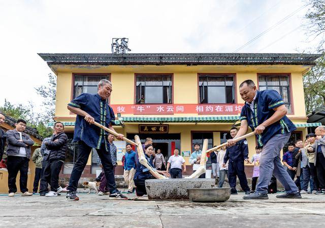 人保服务 ,保险有温度_旅游业深度全景调研报告2024：国庆假期国内出游7.65亿人次 县域游走俏