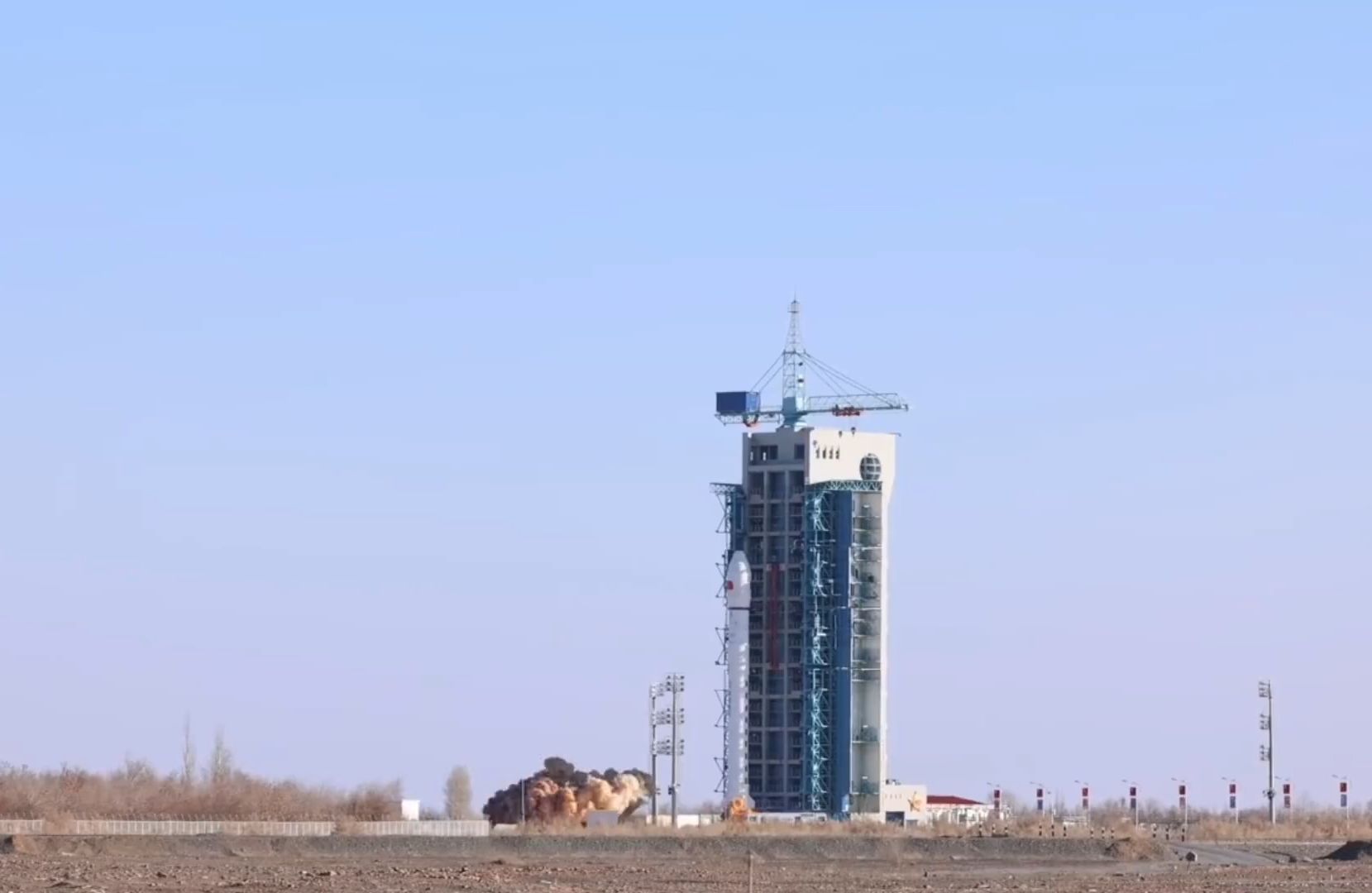 我国首次实现地月空间卫星激光测距