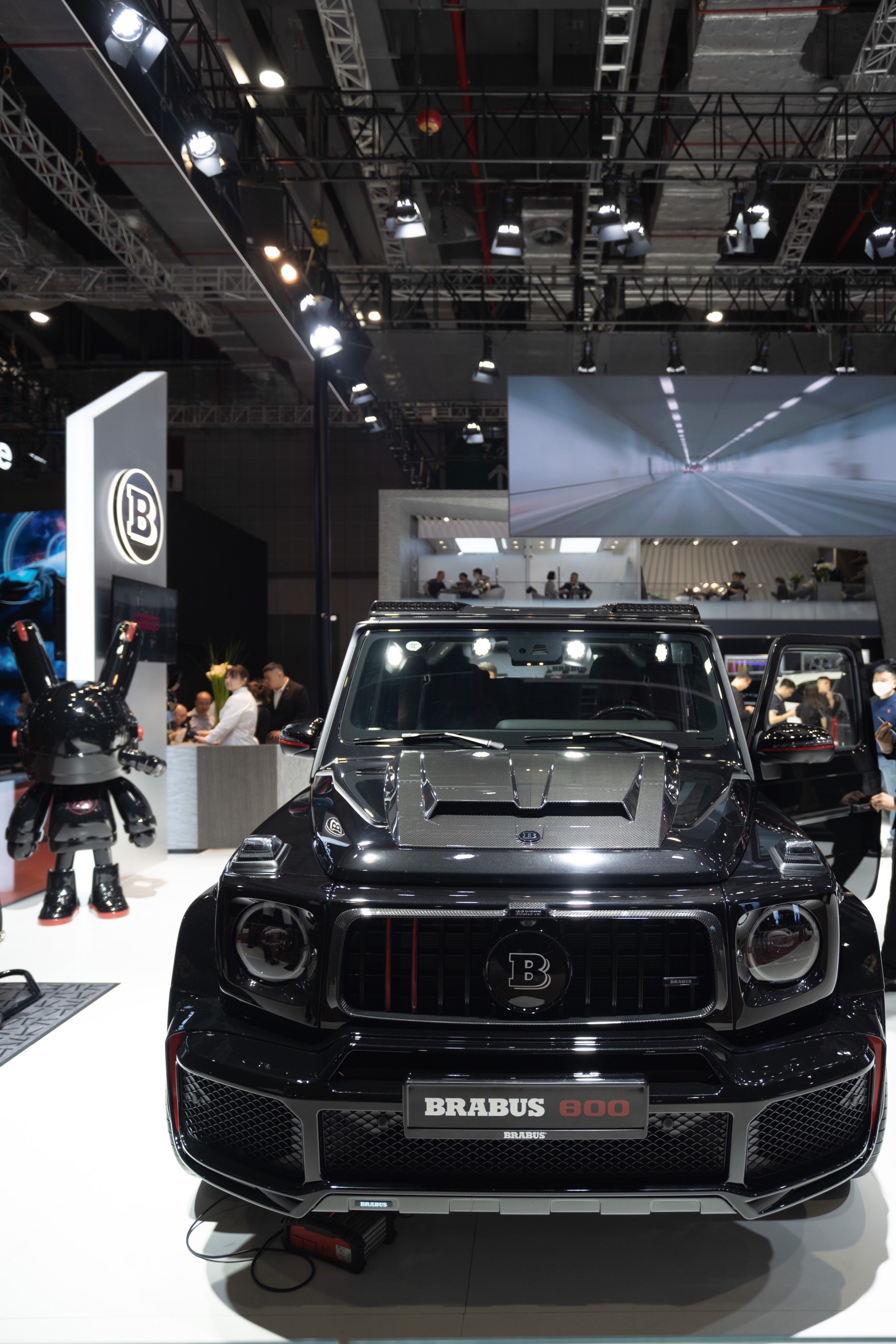 “为什么要敲门？”上海车展，老外一直问……