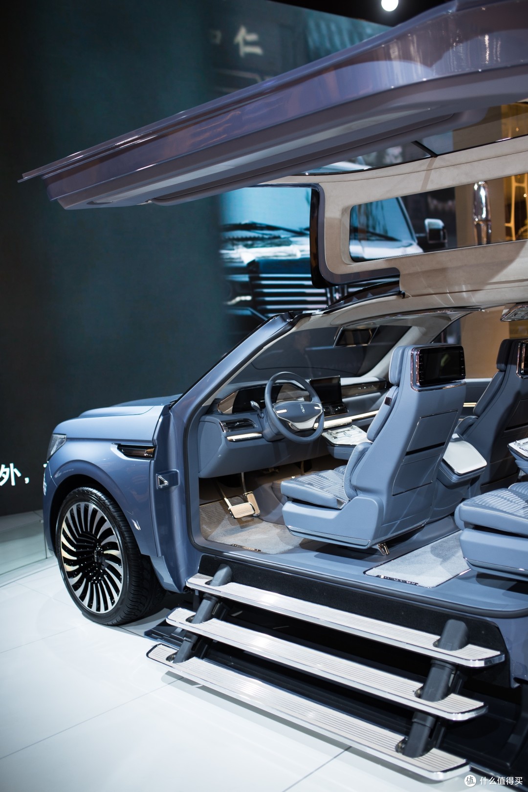 “为什么要敲门？”上海车展，老外一直问……