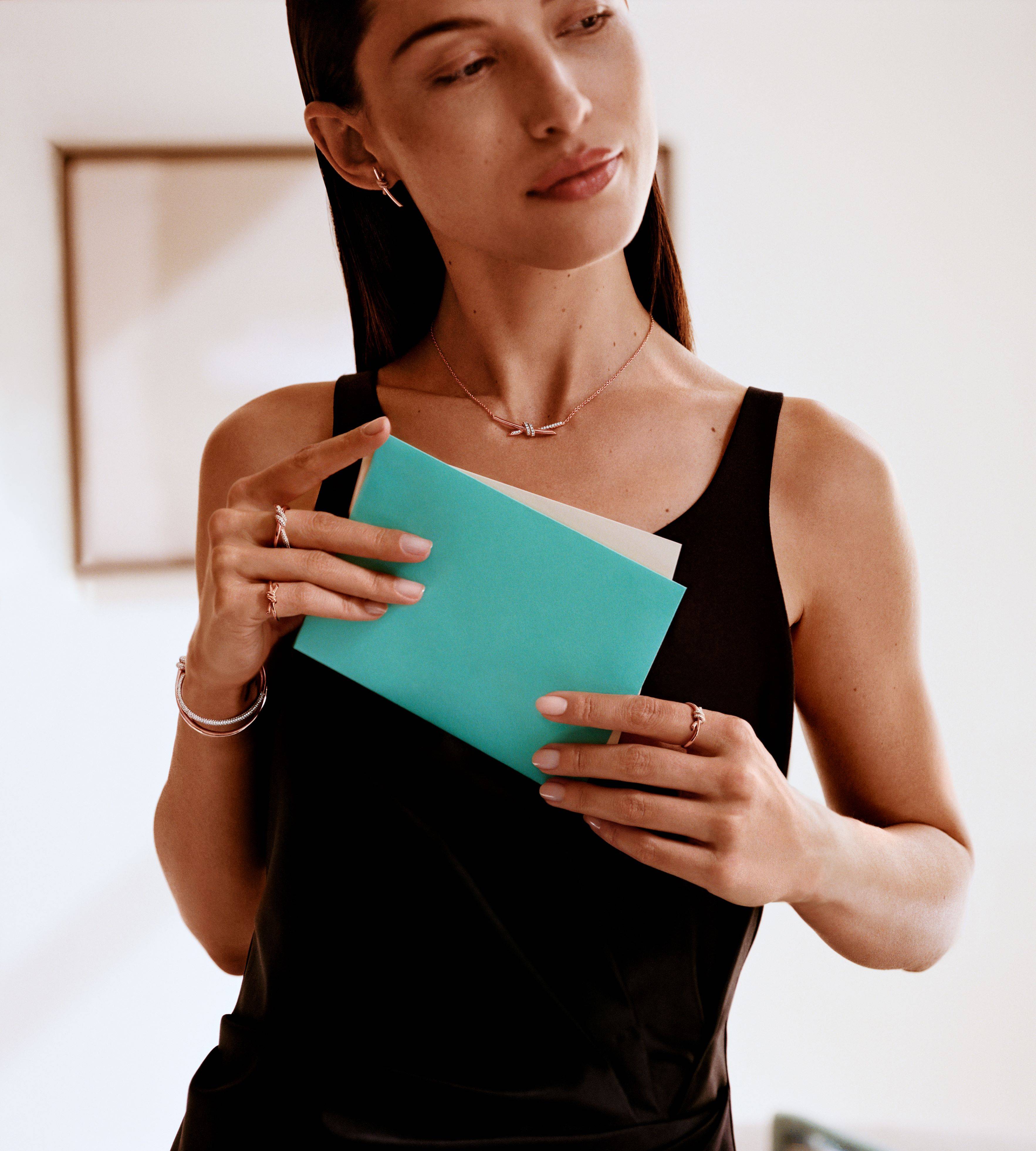 蒂芙尼发布全新Tiffany HardWear系列广告大片