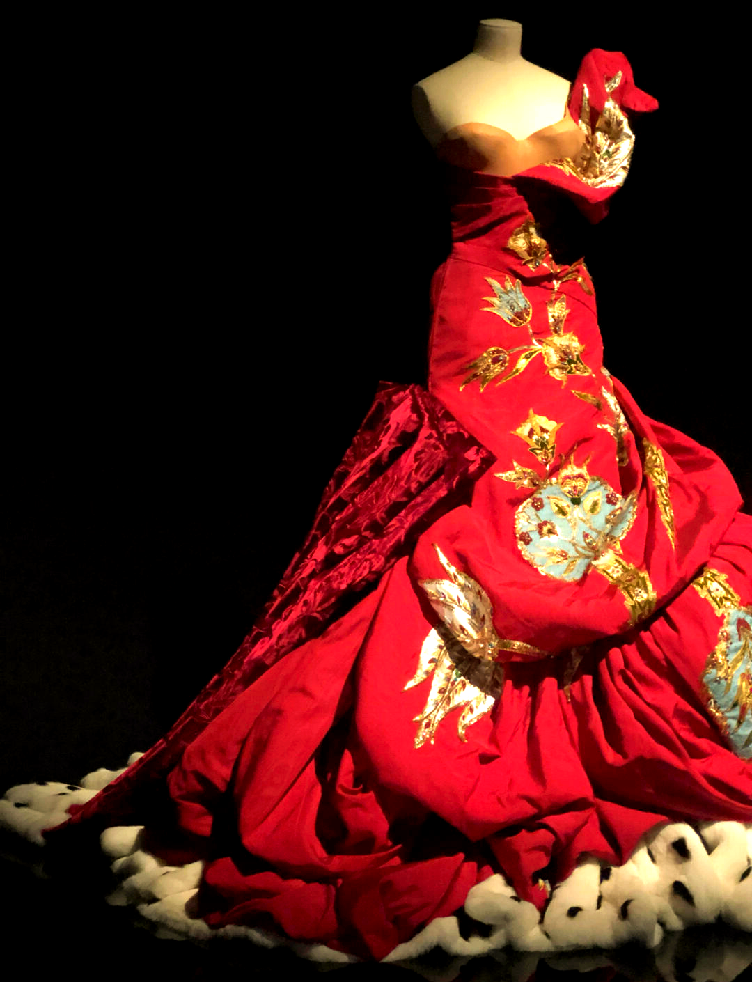 迪奥“Designer of Dreams”回顾展首尔启幕