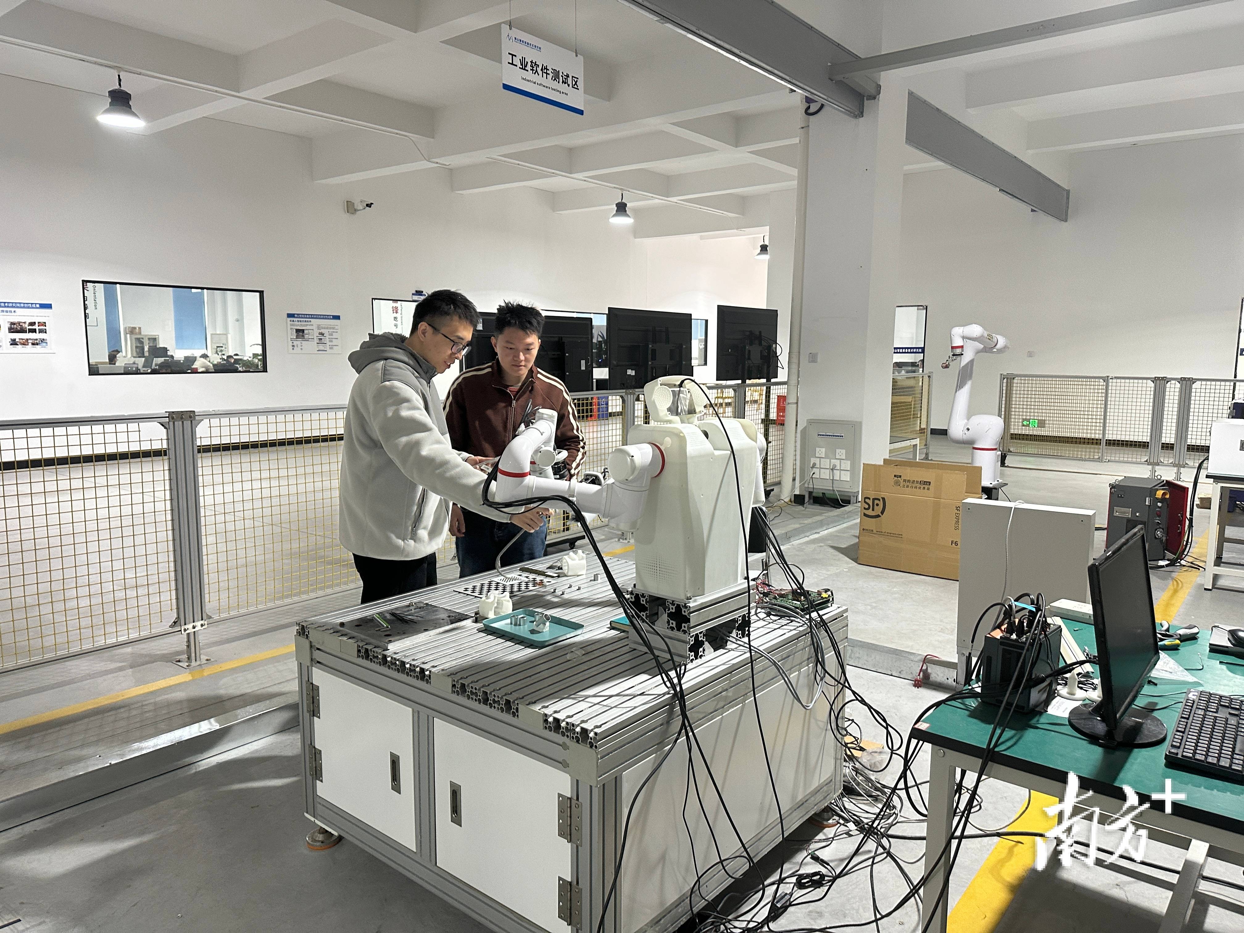 楚天科技：公司目前仍专注于智能医药装备及整体技术解决方案