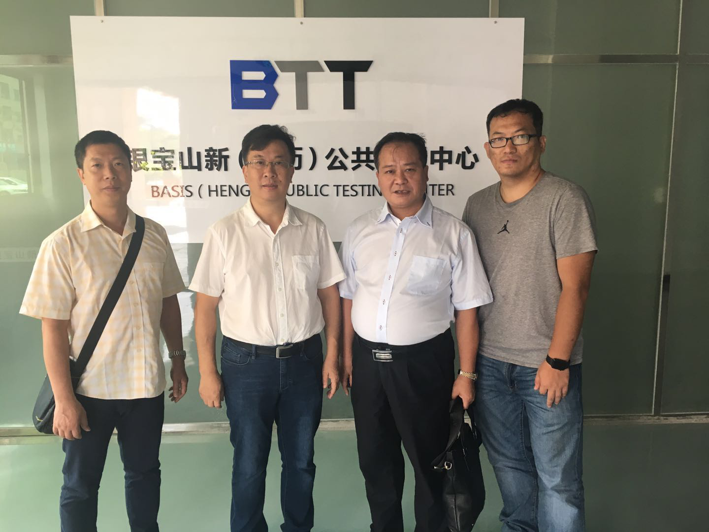 银宝山新获得发明专利授权：“燃油箱吹塑模具”