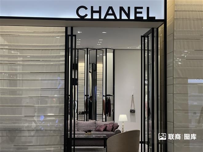 香奈儿2024财年业绩下滑，加大中国市场布局力度