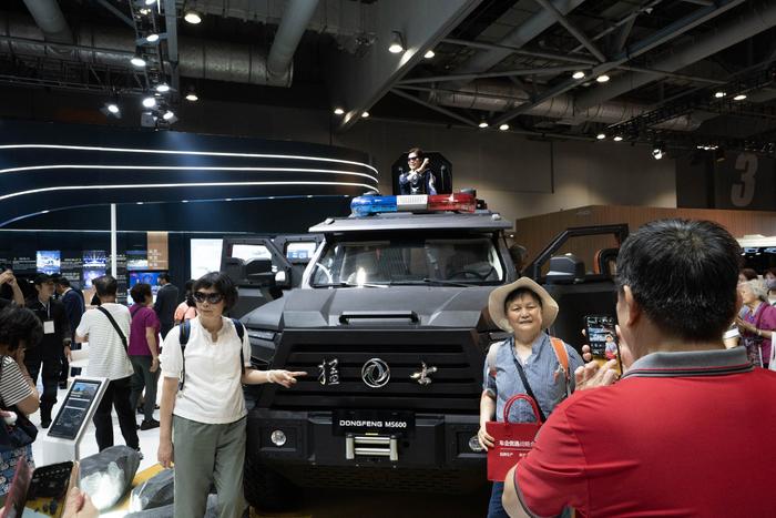 共话崛起，同绘蓝图――“看?中国汽车崛起之路”主题论坛在2025香港车博会期间举办
