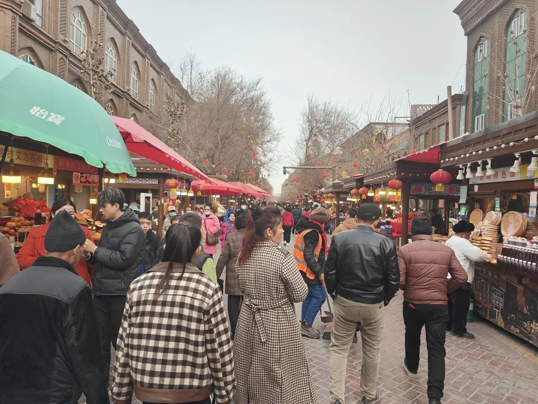 2025古尔邦节假期，喀什市文旅人气旺、市面暖、活力足