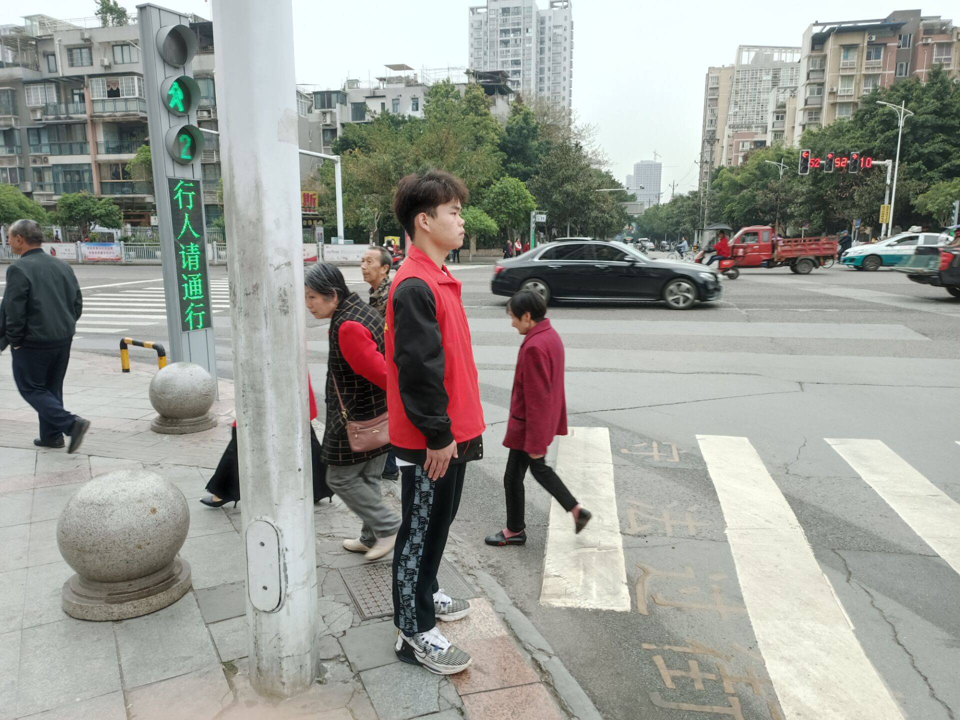 人保伴您前行,拥有“如意行”驾乘险，出行更顺畅！_2025中国精油市场深度调查及供需格局、未来前景分析
