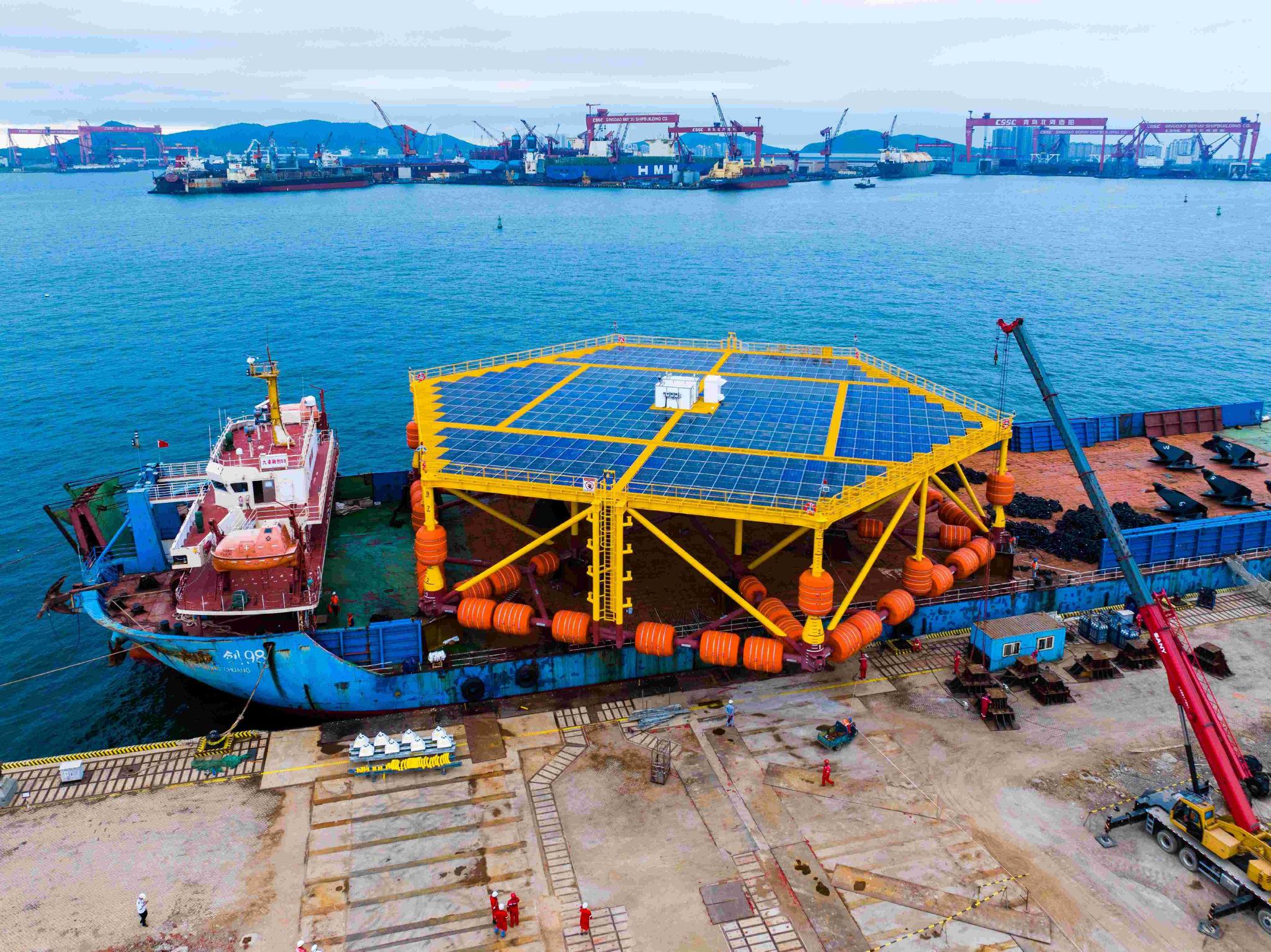 我国首个海水漂浮式光伏项目建成投用