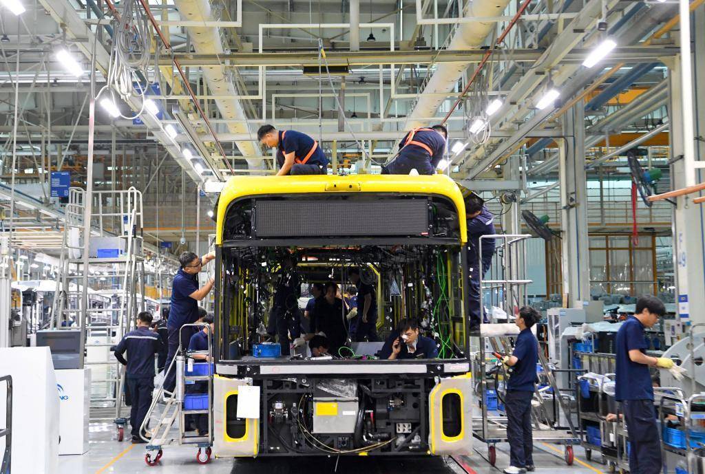 上半年汽车产销首次双超1500万辆