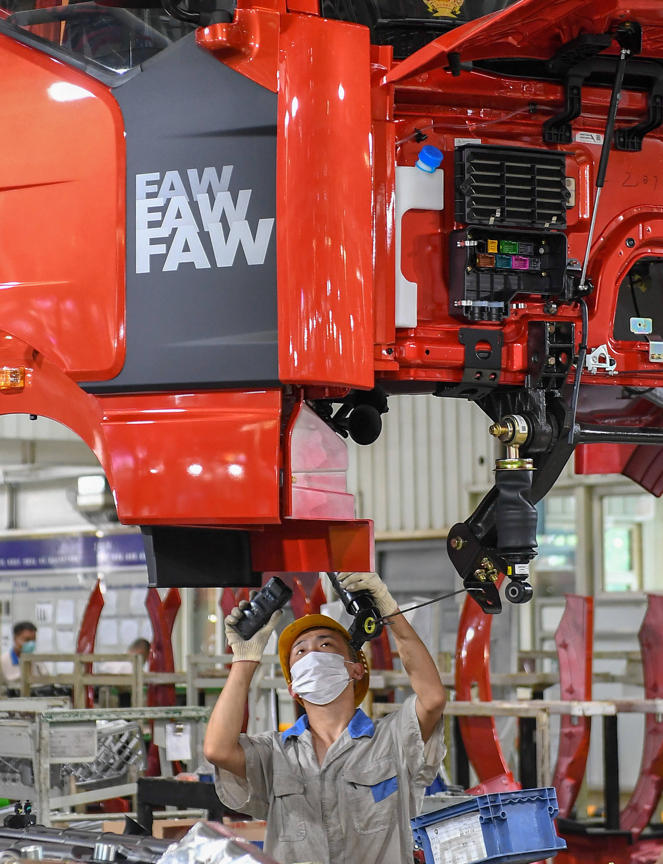 上半年汽车产销首次双超1500万辆