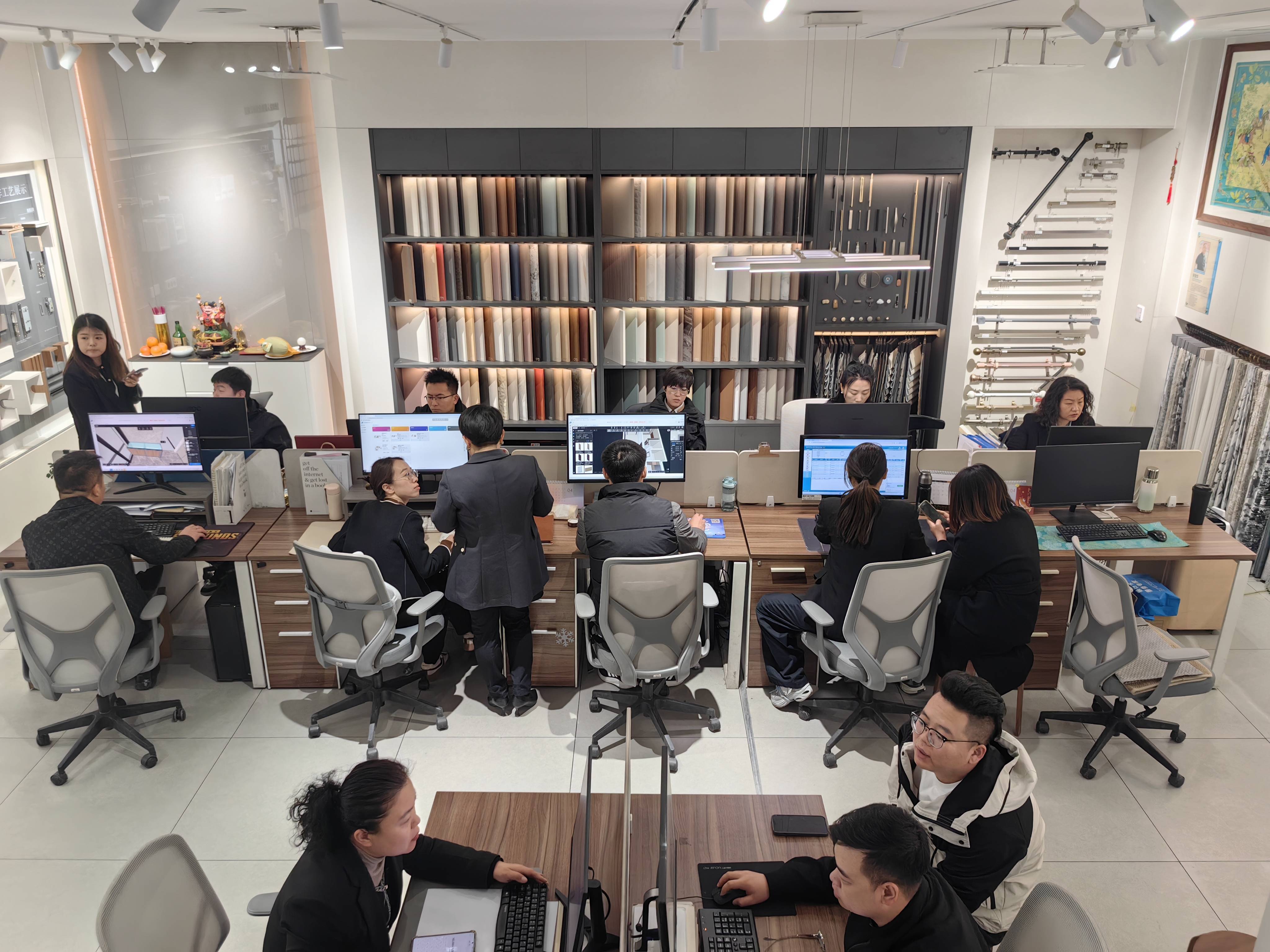 曲美家居获得外观设计专利授权:“床(2024WW-B3)”