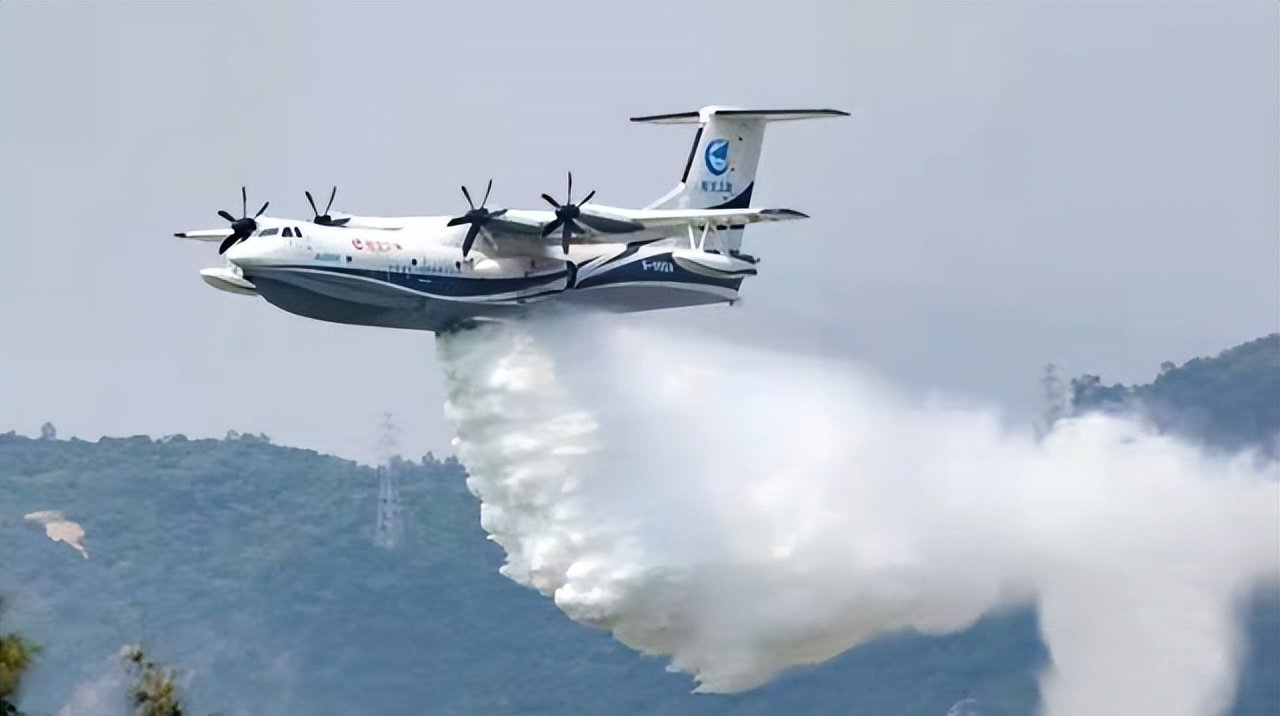 “新舟”60民用搜救机完成首飞