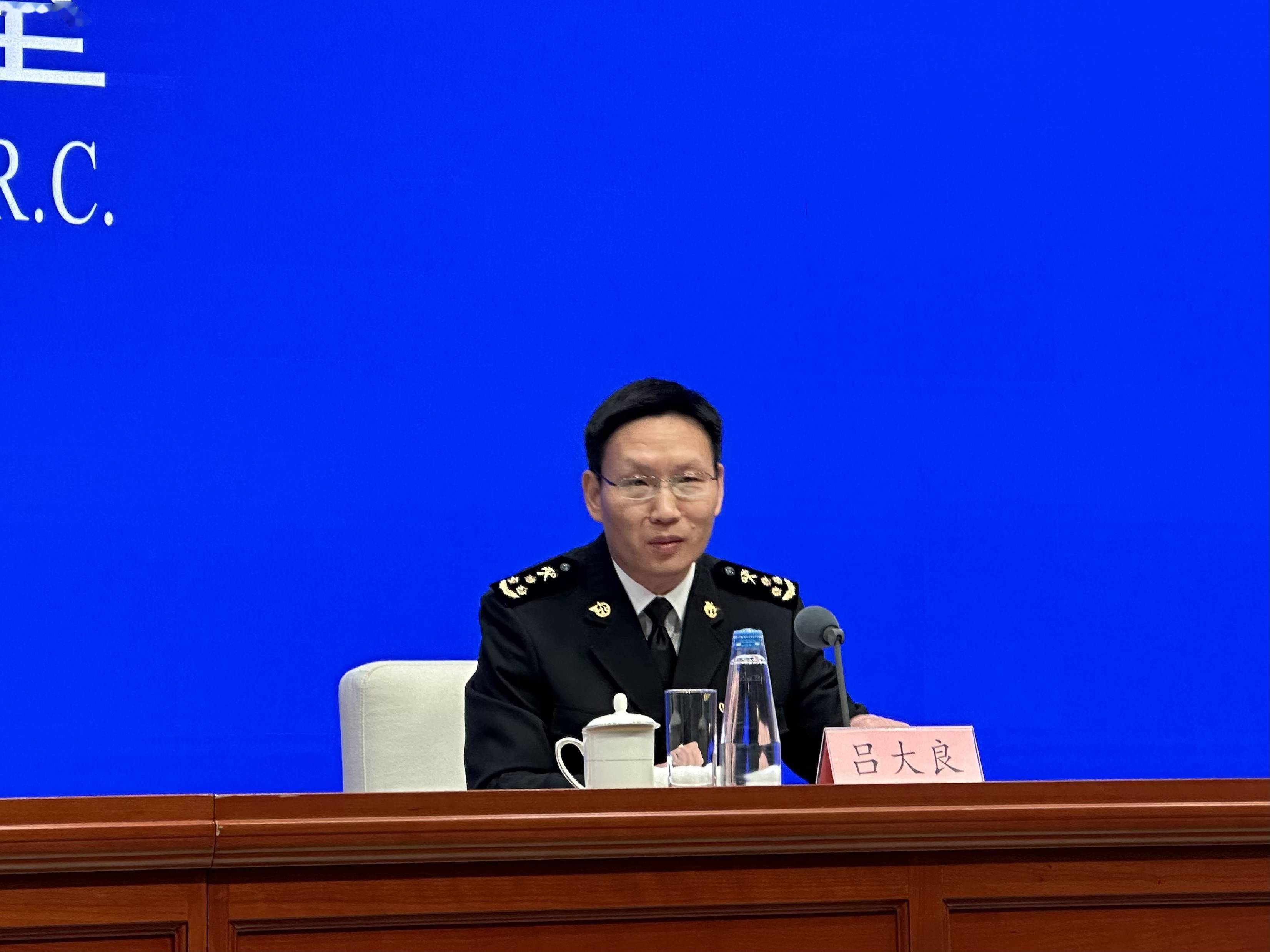 海关总署： 上半年我国货物贸易进出口同比增长2.9%