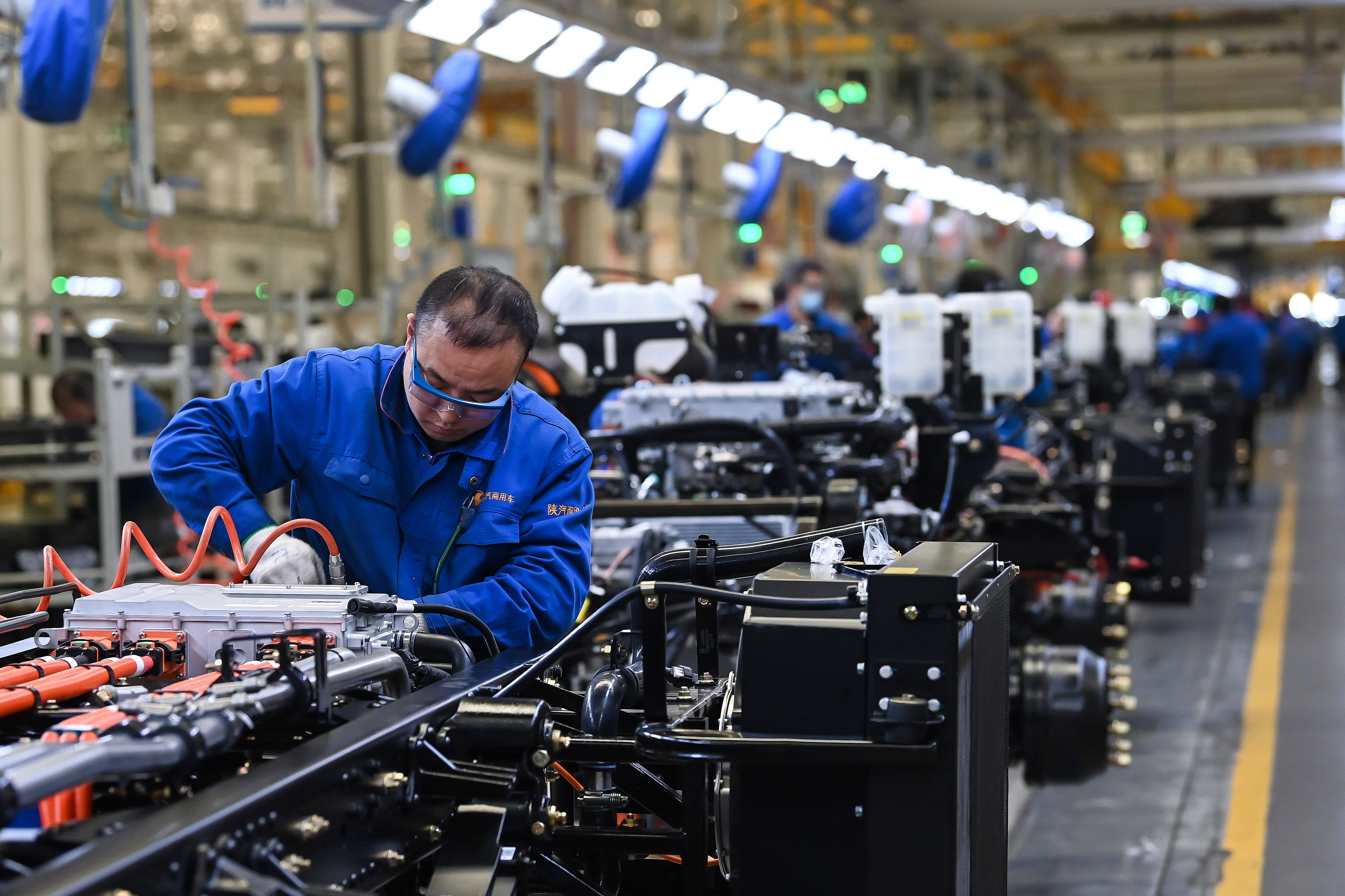 6月规上工业企业利润 同比降幅明显收窄