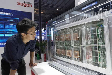 观展人也是投资人 基金经理WAIC淘金记