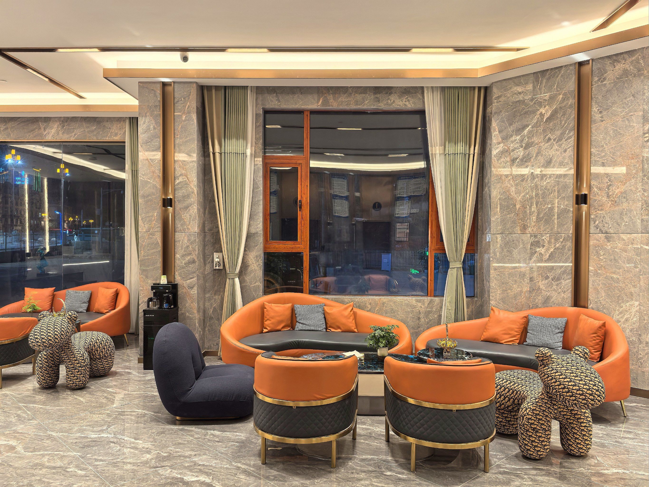 保利发展：西藏林芝保利雅途酒店由公司建设和运营