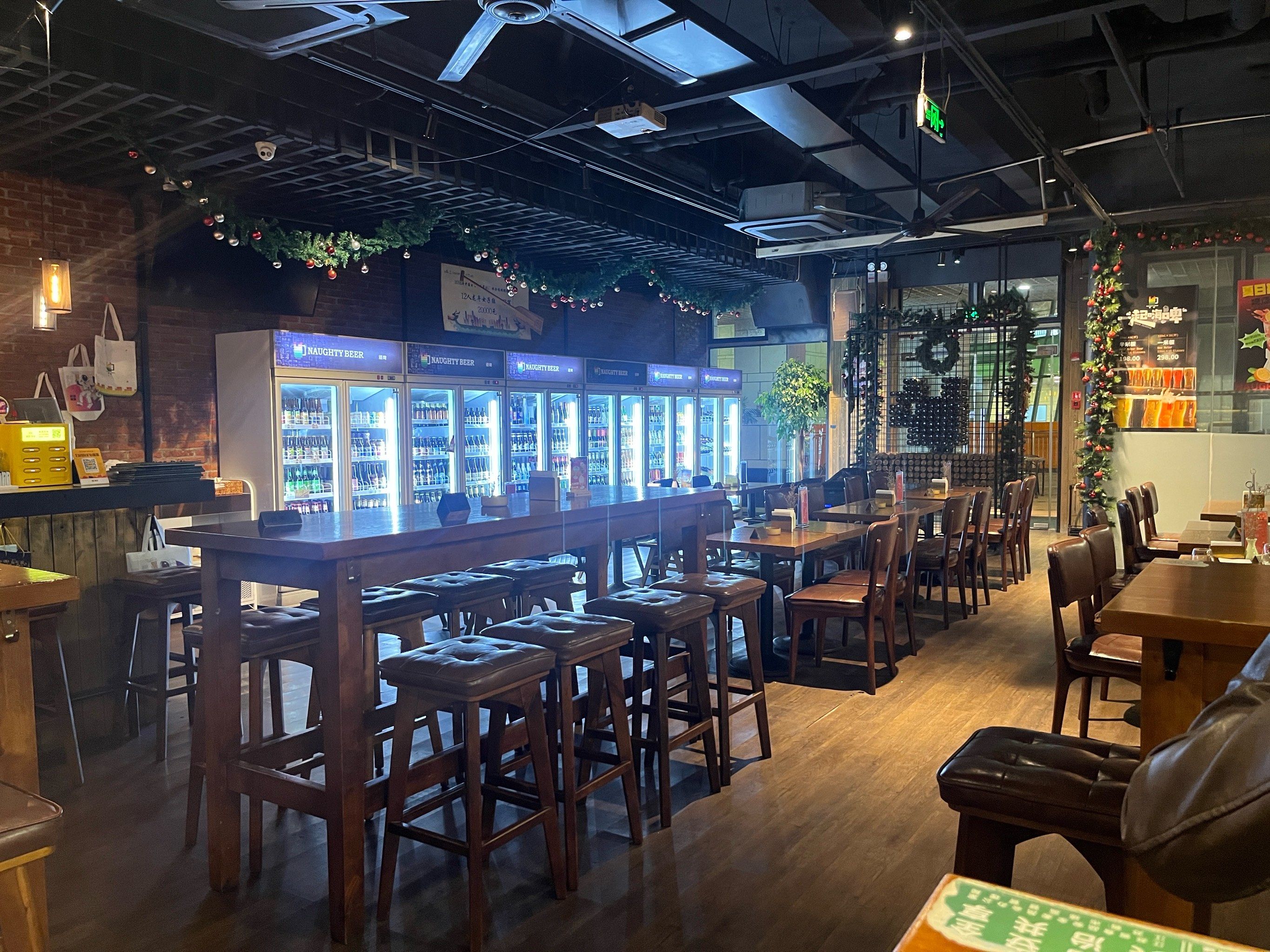 啤酒杯里的情绪生意