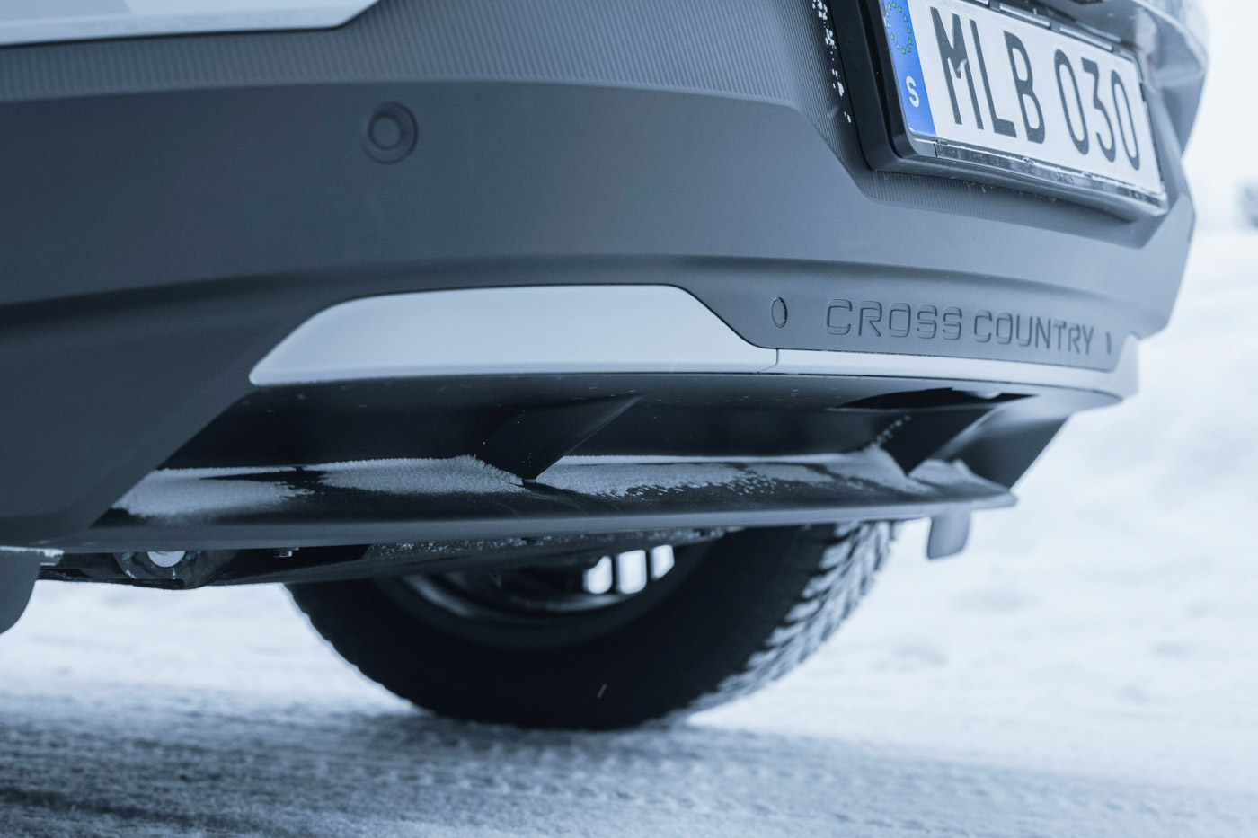 沃尔沃纯电跨界新作，EX30 Cross Country兼顾城市与户外出行