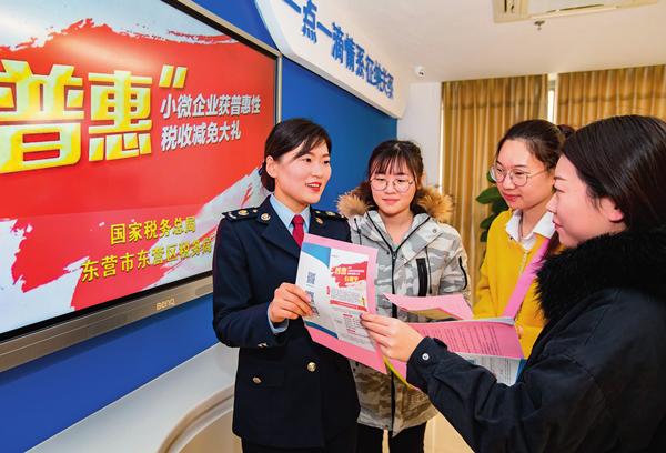 税制优化拉动消费回流，海南岛内居民有望迎“专属福利”丨财税观察