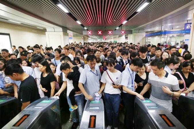 人保财险 ,拥有“如意行”驾乘险，出行更顺畅！_2025年中国纺织服装出口市场分析及行业发展趋势预测