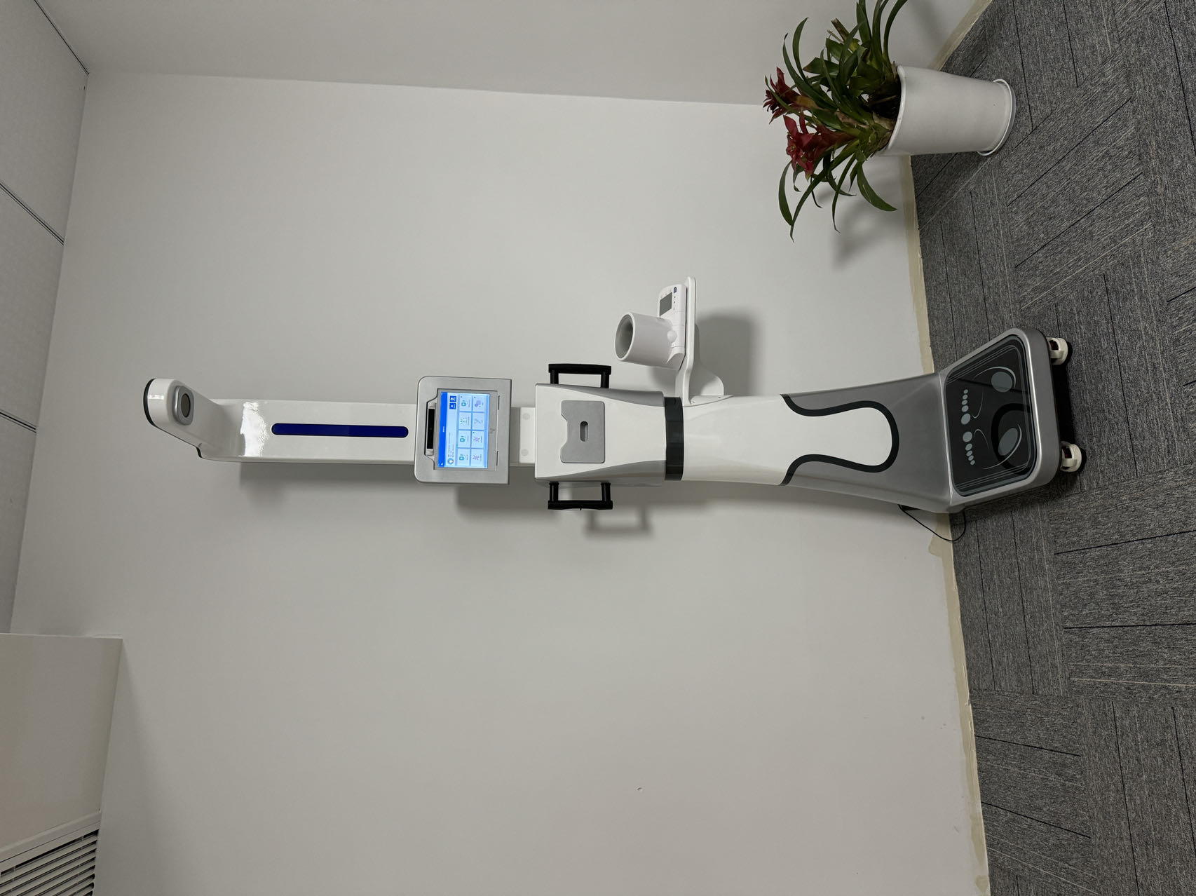 科学与健康丨帮助作物“优生优育”！首台全流程智能育种机器人来了