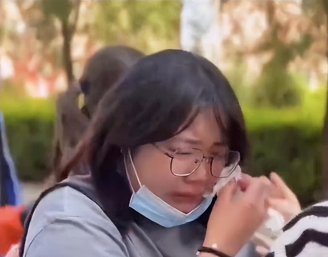 大学生不考试啦，那未来怎么评价？