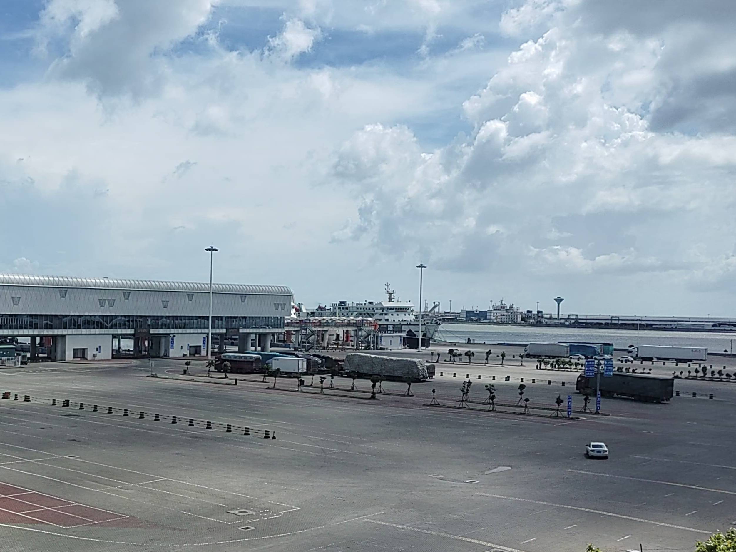 海峡股份(002320.SZ)：子公司琼州轮渡更新建造1艘客滚船舶项目追加投资