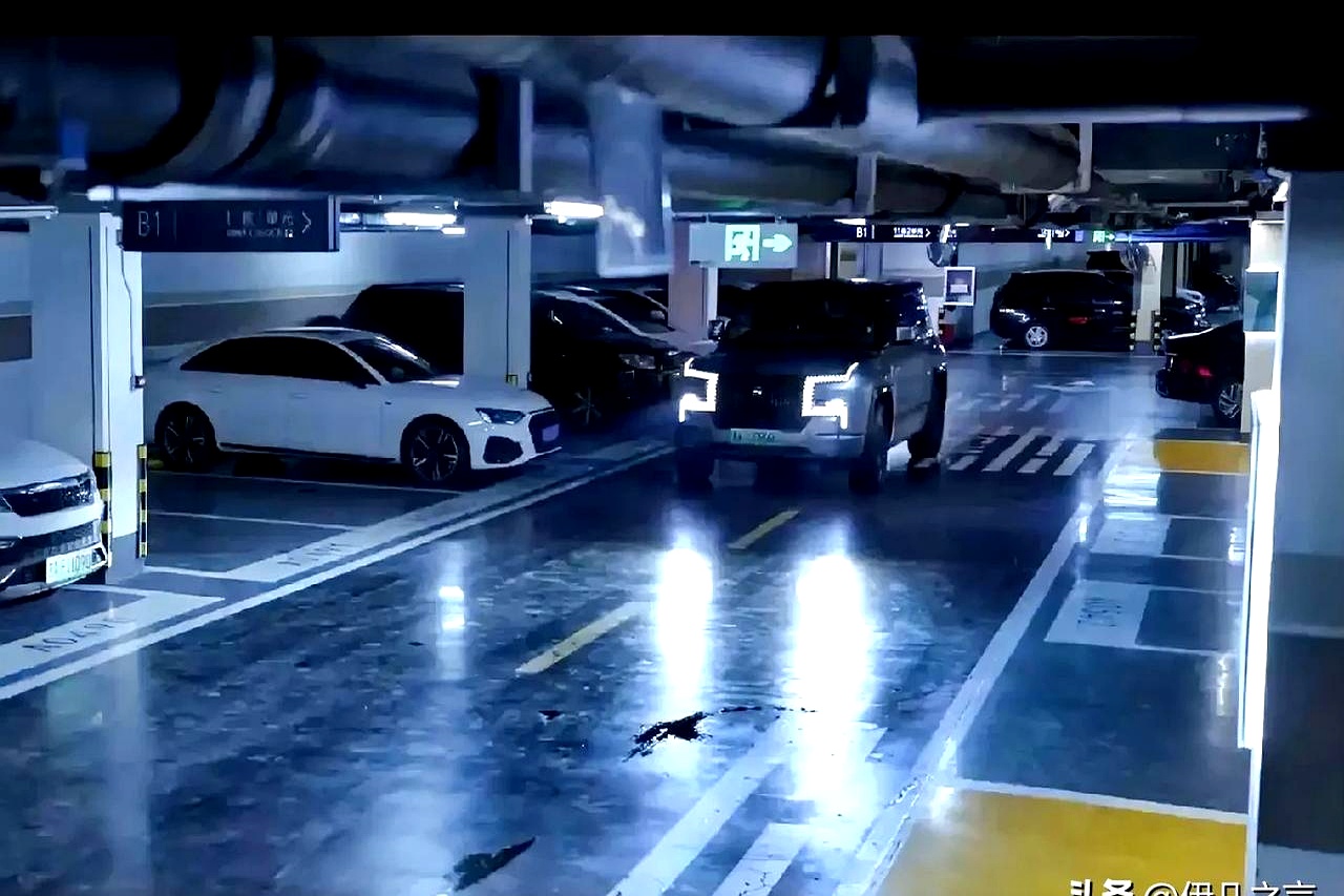 中场逆袭:一款被低估的车是如何闯进中大型新能源家轿核心战场的?