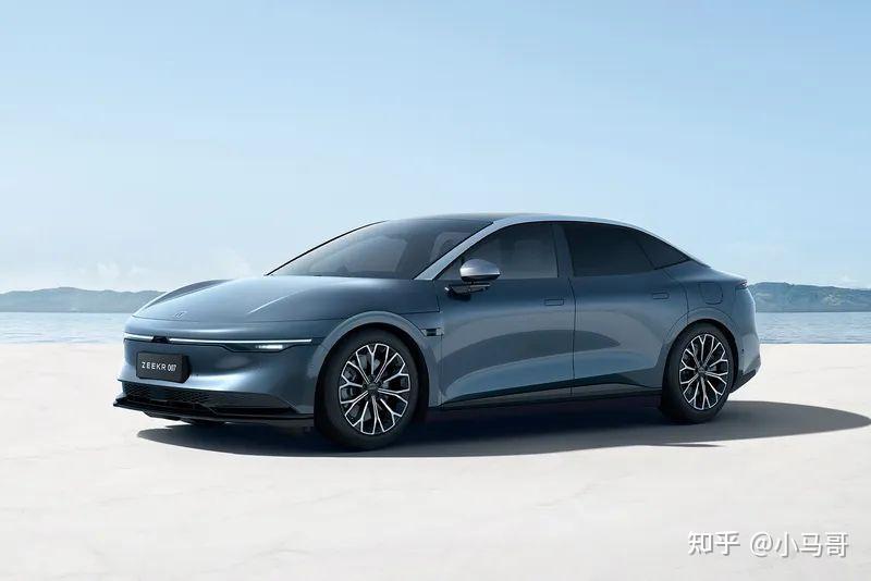 抢走孩子方向盘的父母，正在制造精神瘫痪的一代