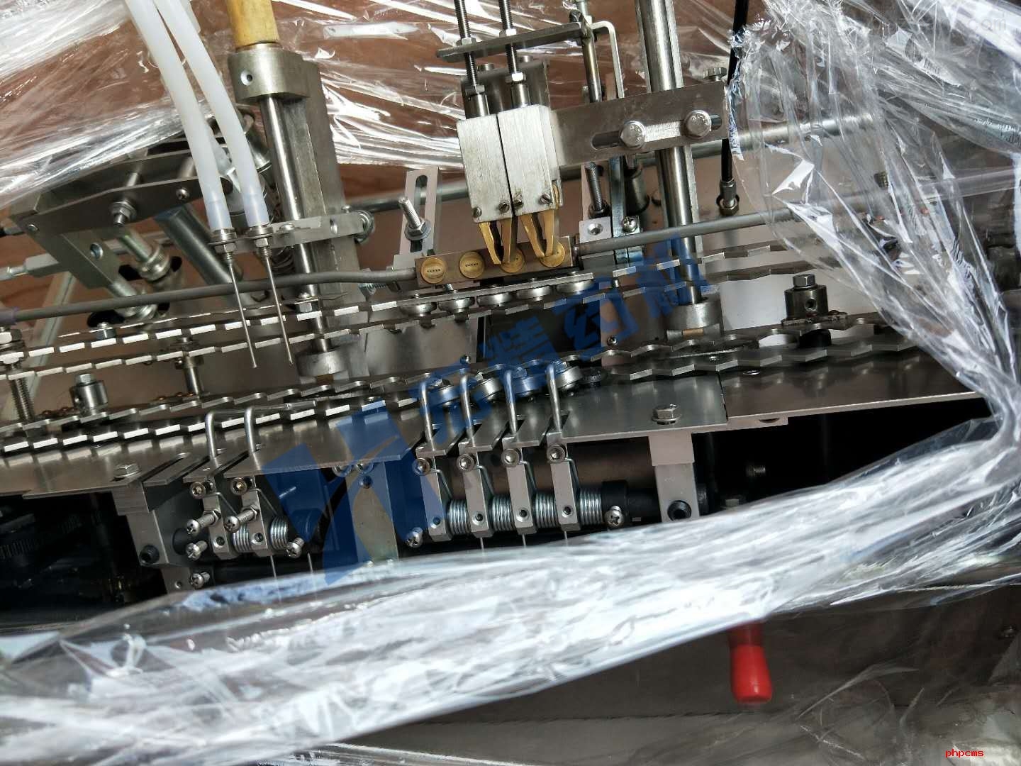 楚天科技获得外观设计专利授权：“带隔离器的安瓿灌封机”