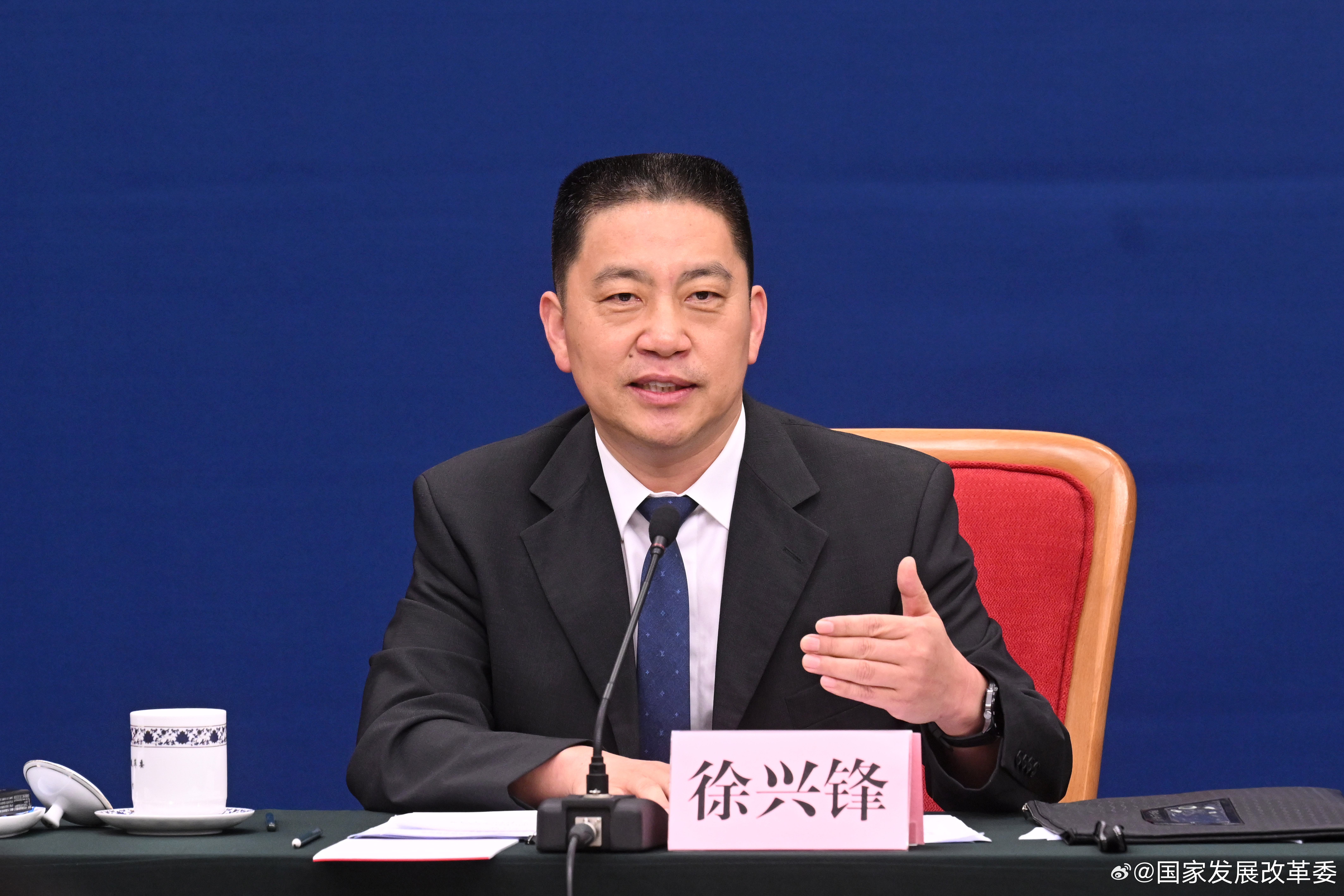 商务部等9部门印发《关于扩大服务消费的若干政策措施》