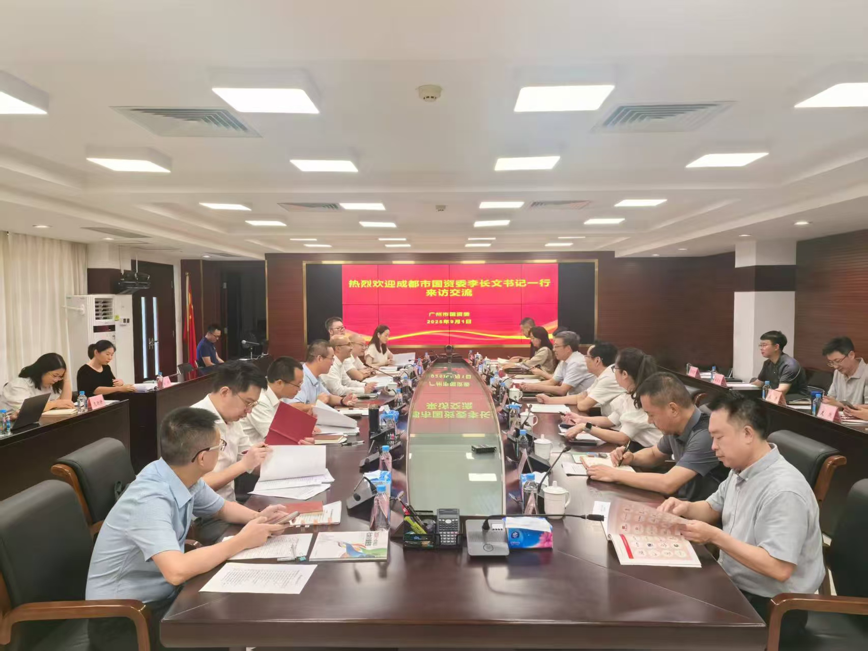 国务院国资委副主任李镇：将大力推动国资央企战略性专业化重组整合