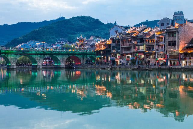 旅游出行板块上扬，云南旅游3连板，西域旅游创新高