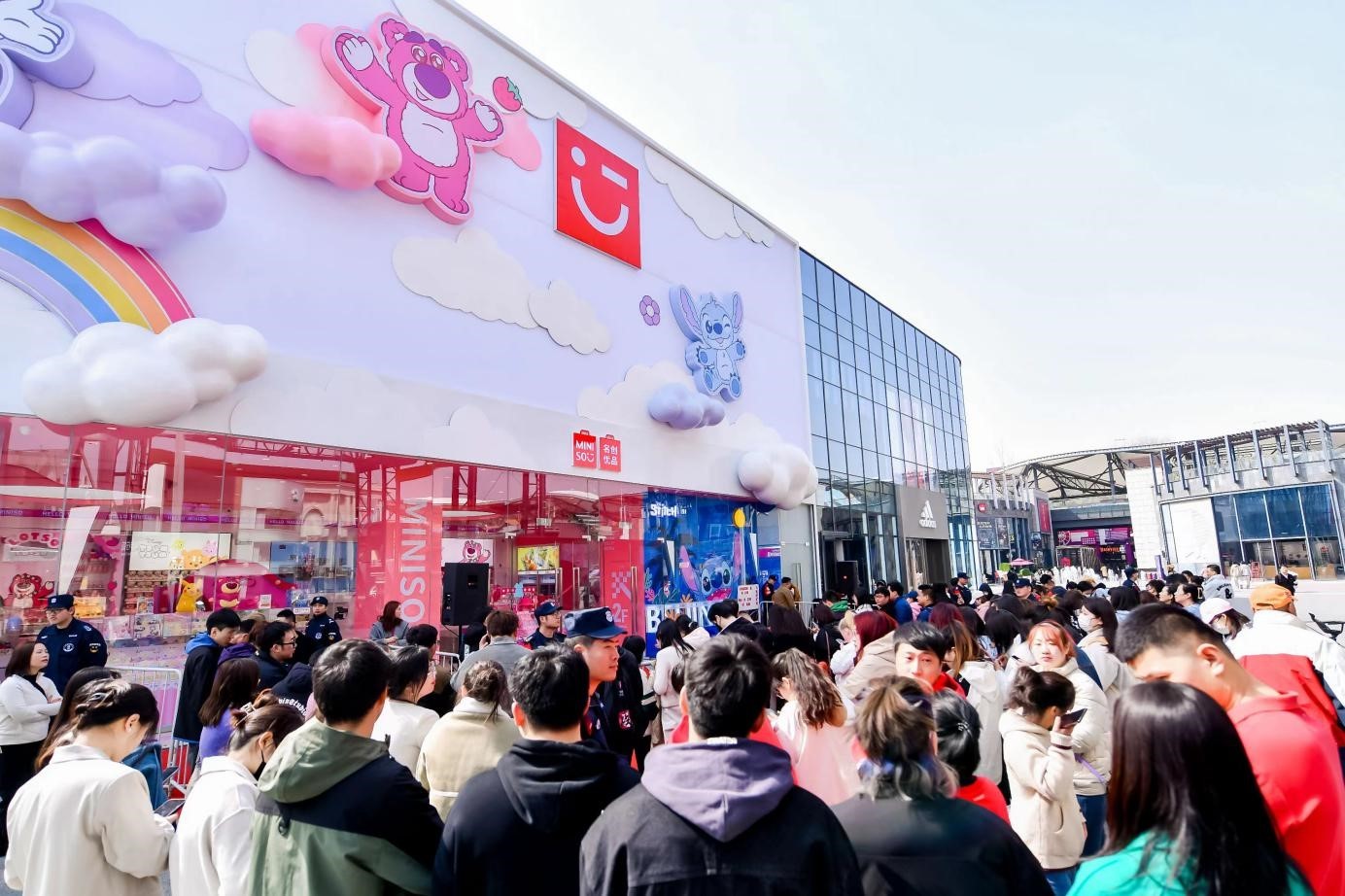MINISO LAND西北首店西安开业 名创优品发力构建IP运营平台