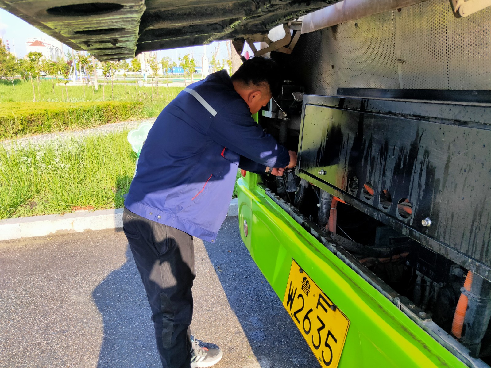 拥有“如意行”驾乘险，出行更顺畅！,人保财险 _2024年虚拟偶像行业发展现状、竞争格局及未来发展趋势分析