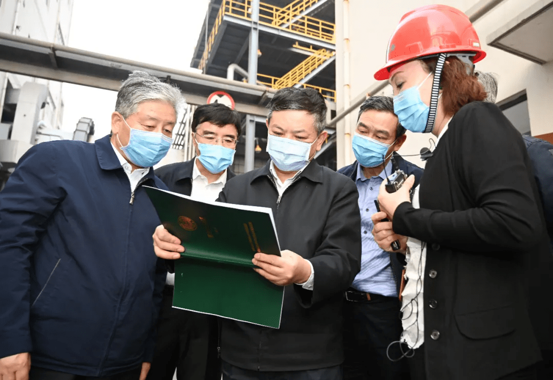 生态环境部部长黄润秋会见威立雅集团首席执行官柏莲诺