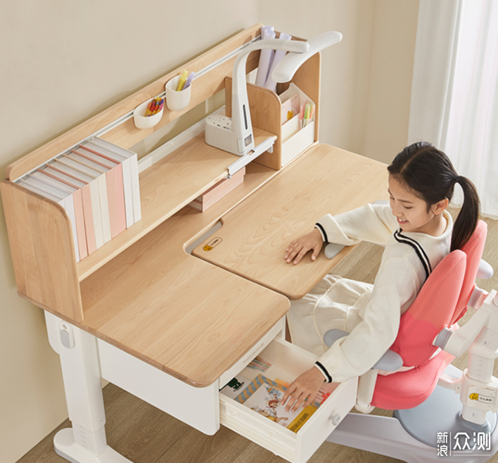 浙江永强公布国际专利申请：“同步滑动机构及抽拉桌”