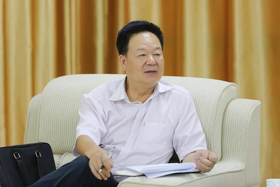 十四届全国政协教科卫体委员会原副主任杨小伟严重违纪违法被开除党籍和公职