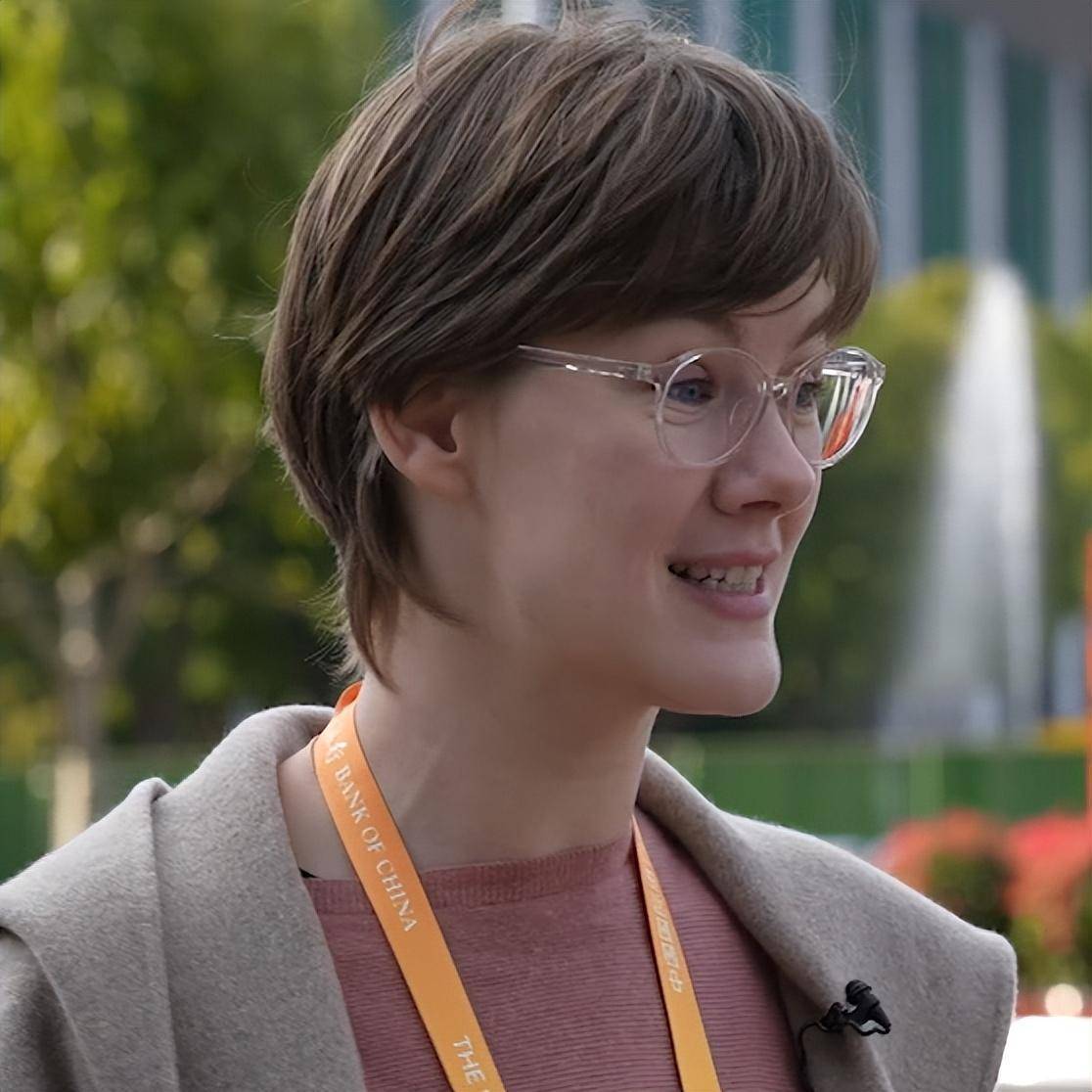 进博会观察｜进博会首日 “新老朋友们”签下新大单