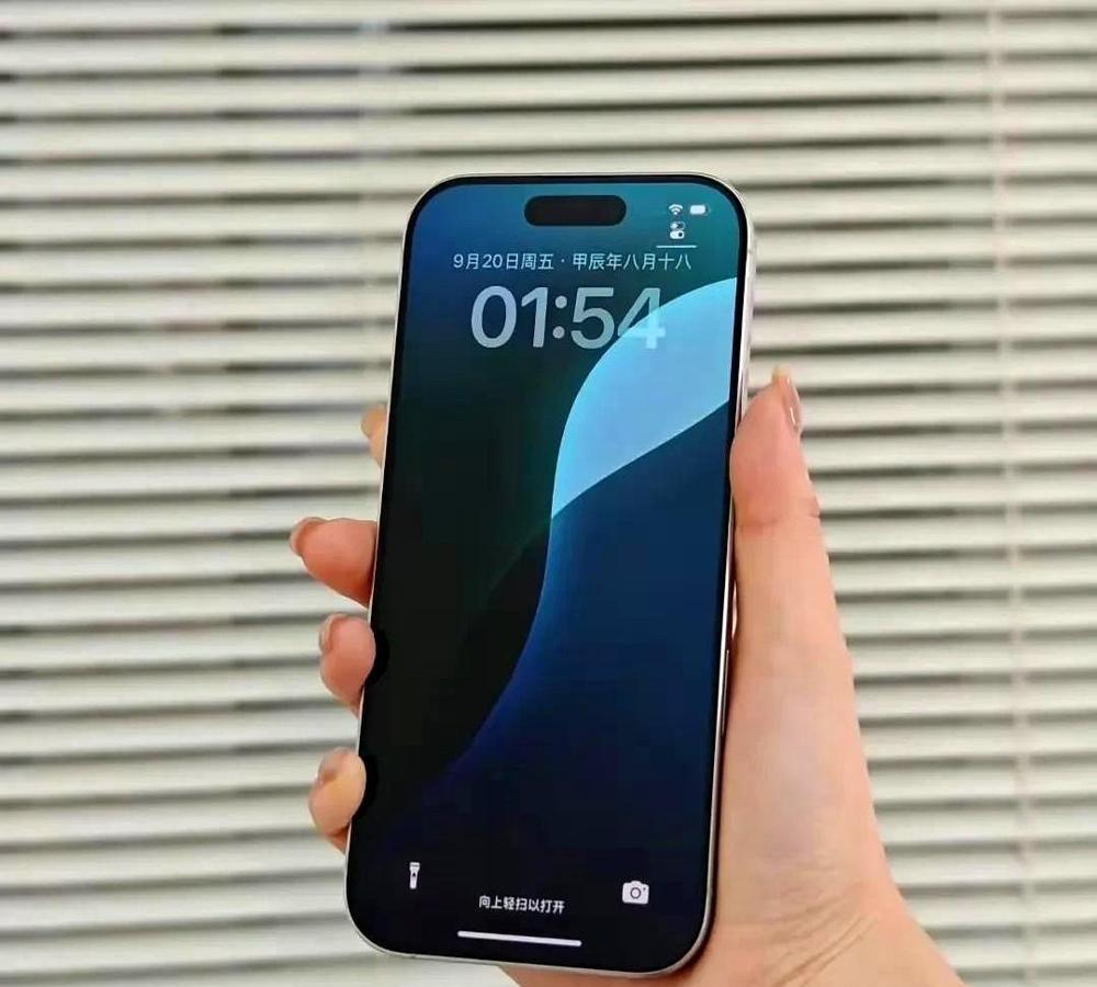 他设计的手机卖了1.5亿台 | 我们的四分之一世纪