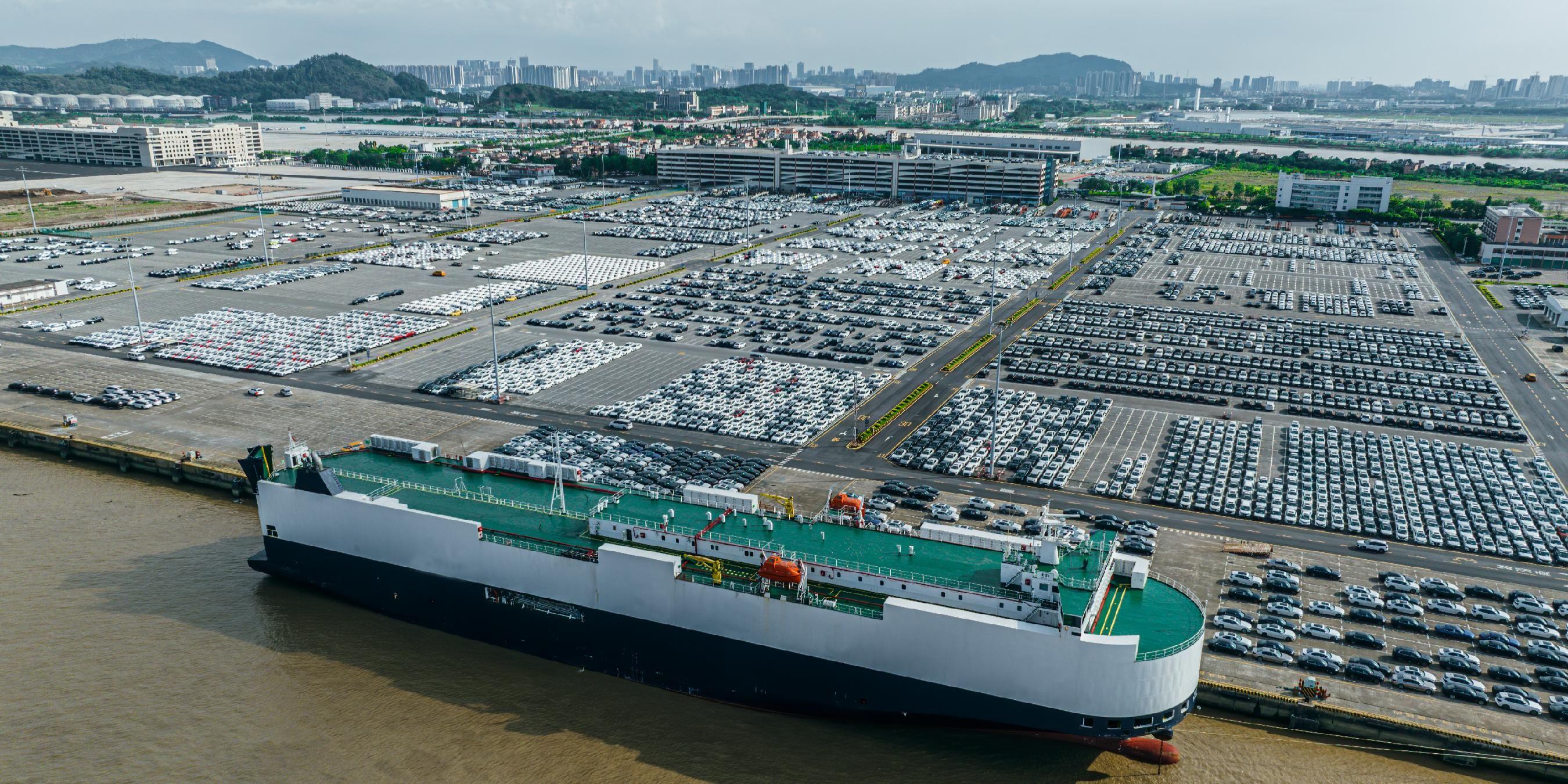 2025年广州南沙汽车口岸滚装出口汽车超38万辆