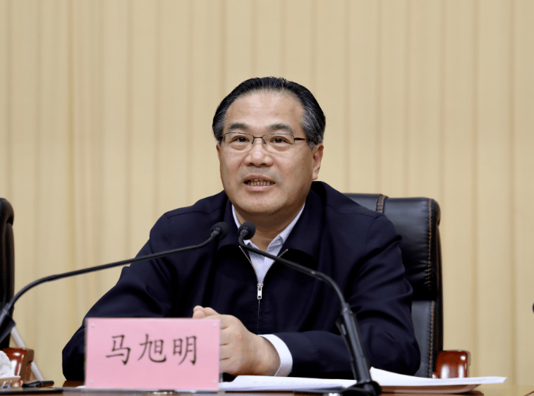 “很不平凡的一年”，一次有所不同的中央经济工作会议