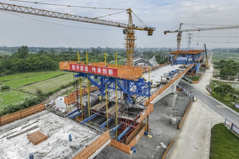 海信视像电视工厂获评“灯塔工厂” 全链AI驱动大屏电视20秒瞬时智造