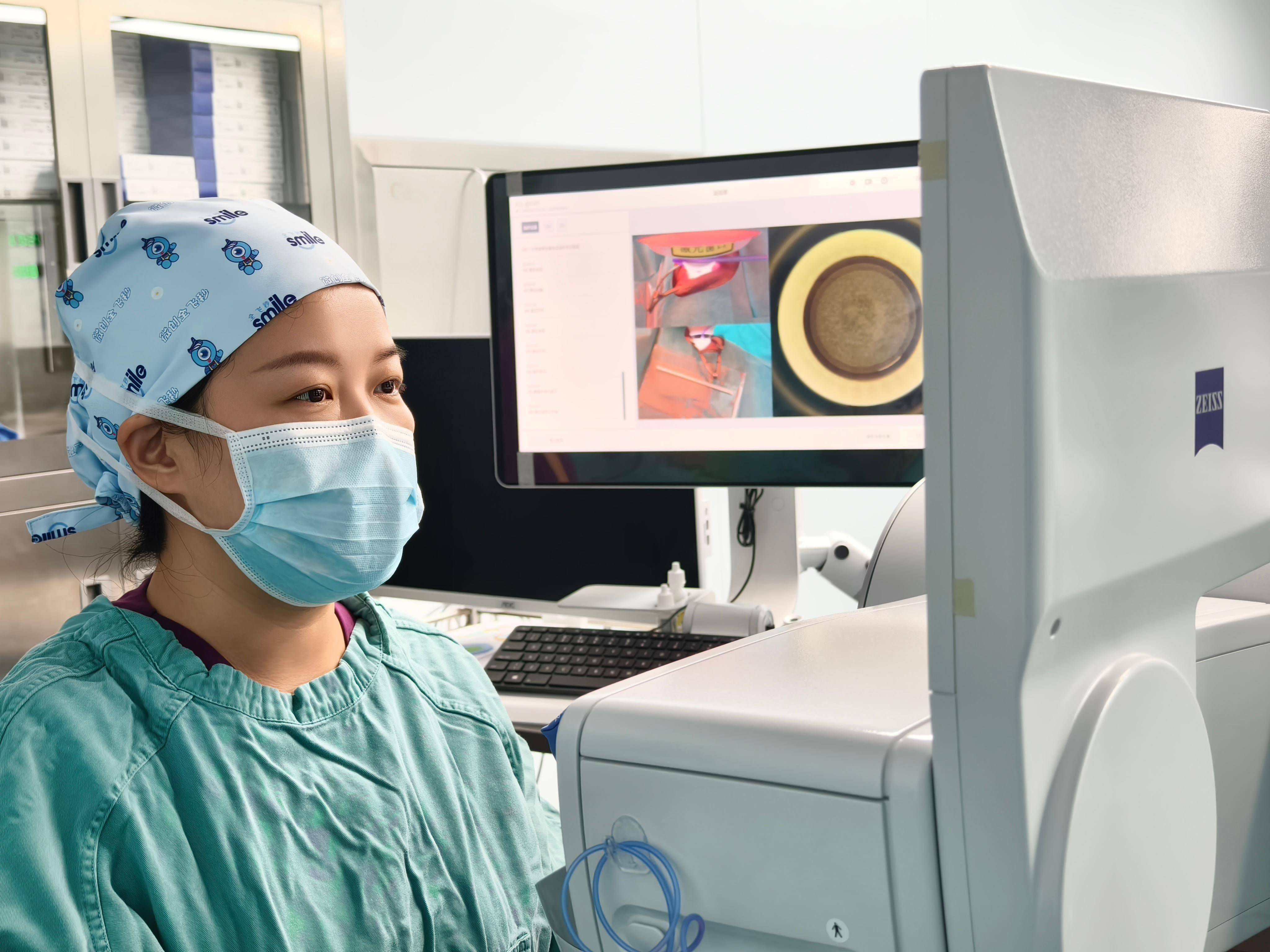 眼科手术自主机器人系统研发成功