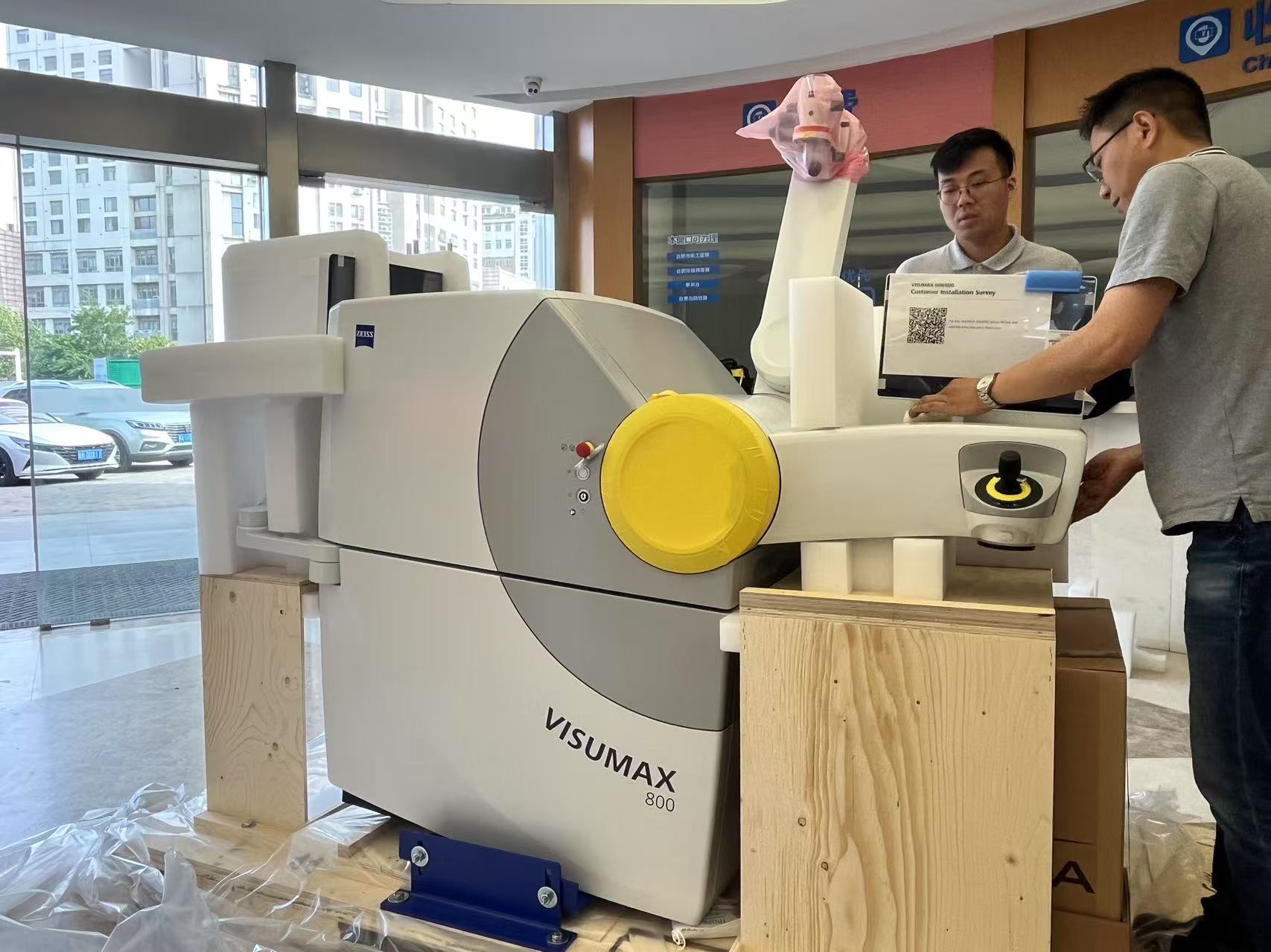 眼科手术自主机器人系统研发成功