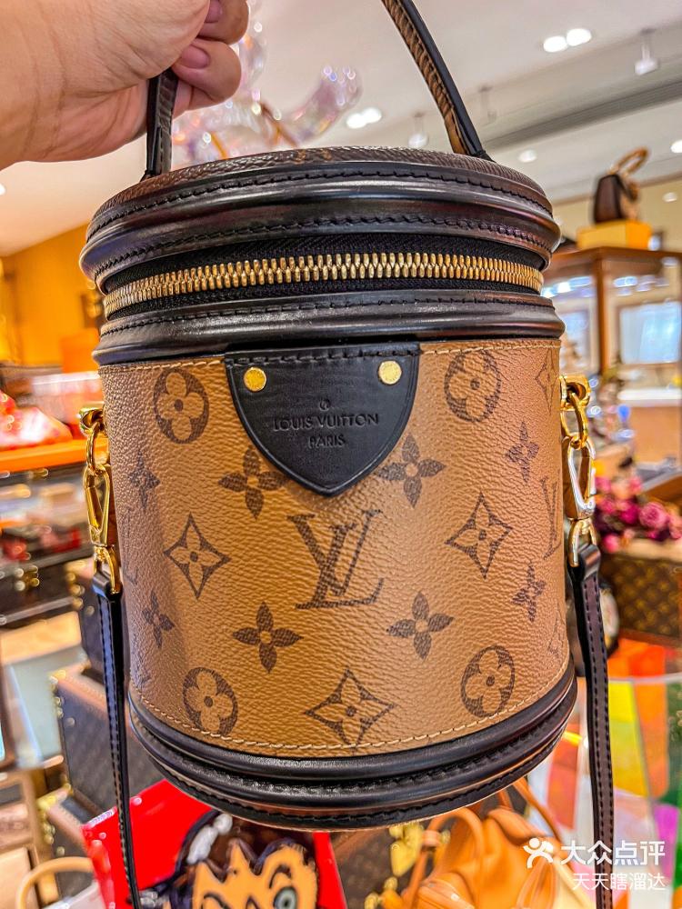 安洁科技：为智能手机品牌折叠产品提供精密零部件