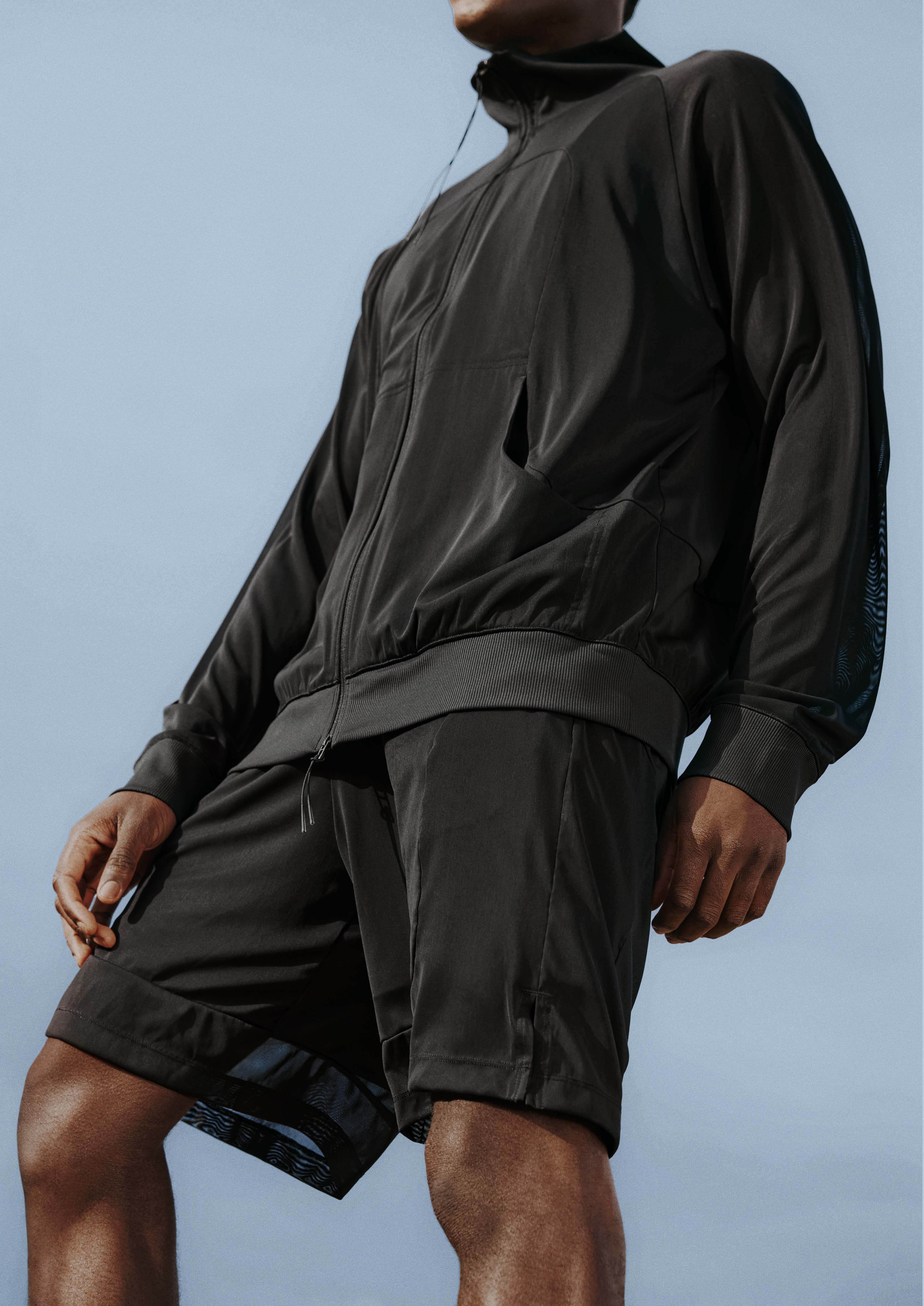 Alo挖角DIOR总经理,背后透露品牌豪华化战略意图直指Lululemon